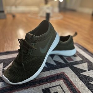 green Nike sneakers 💚